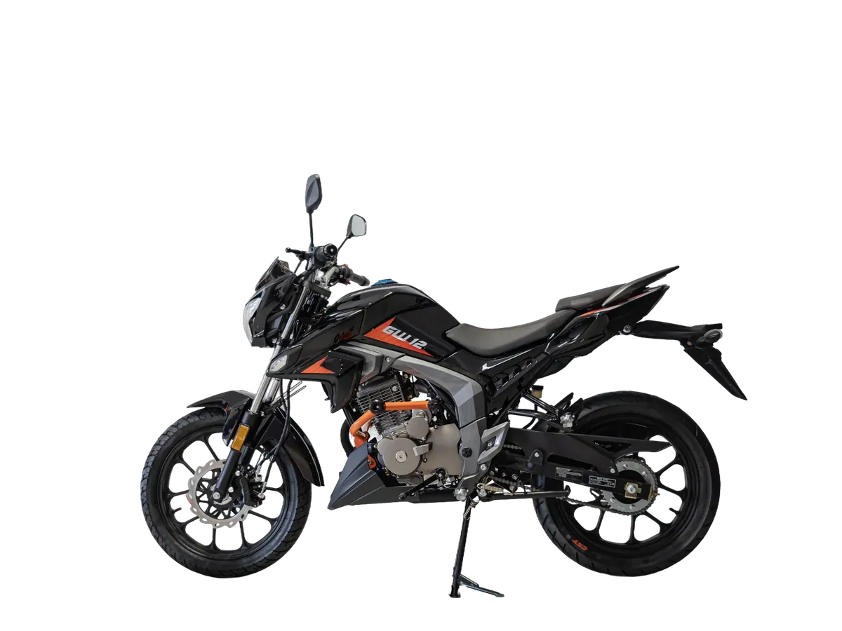 Moto da frota Virtoo vista de perfil pelo lado direito